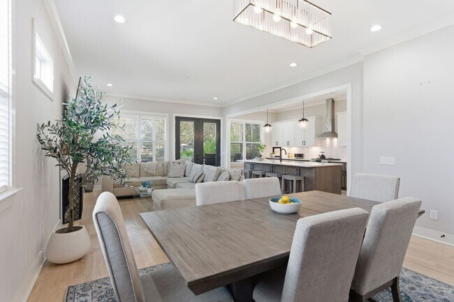 Building Photo - Beautifully Curated Interiors + Exceptional Outdoor Living = A Stand-Out West Nashville Home