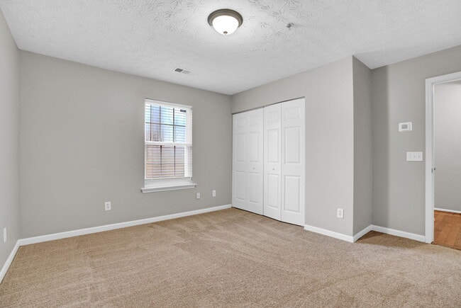 Building Photo - 241 Village Square Dr