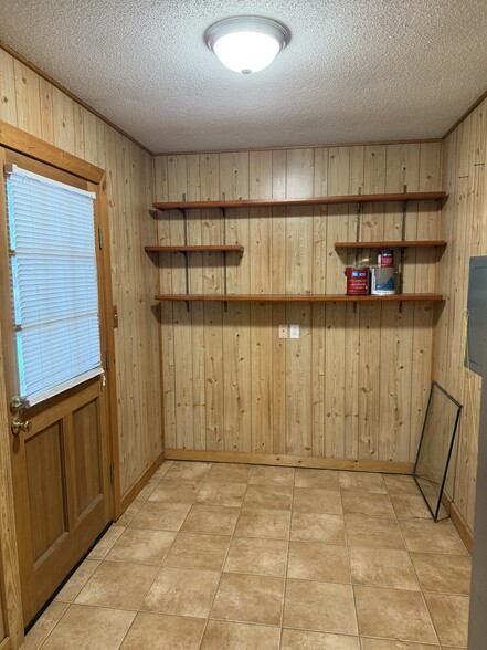 Building Photo - 111 Ada
