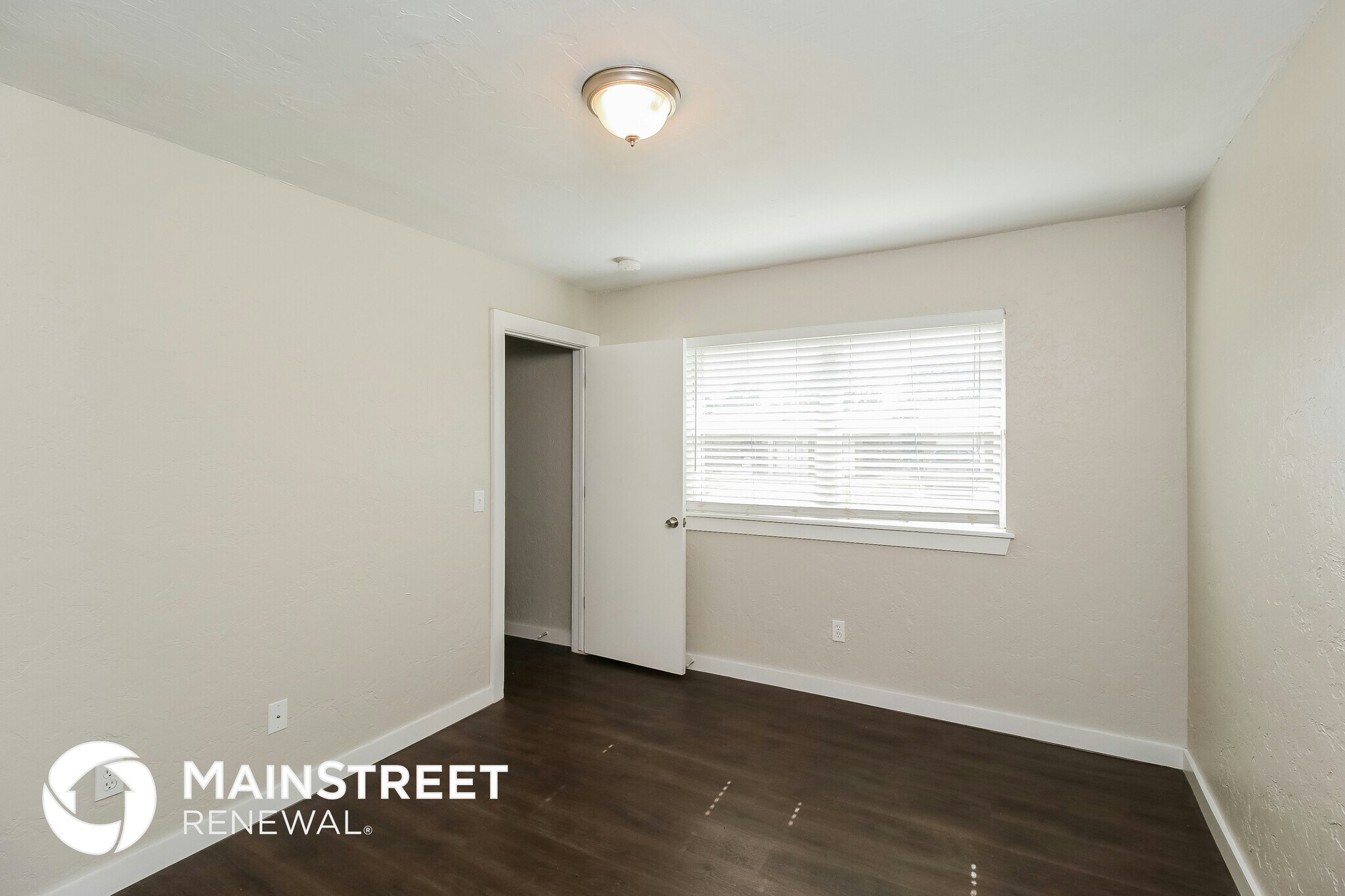 Building Photo - 1828 Sunrise Dr
