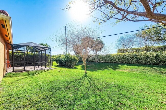 Building Photo - 10636 Ivanhoe Ln