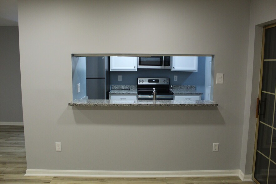 Bar - 3400 Tulleys Pointe Ct