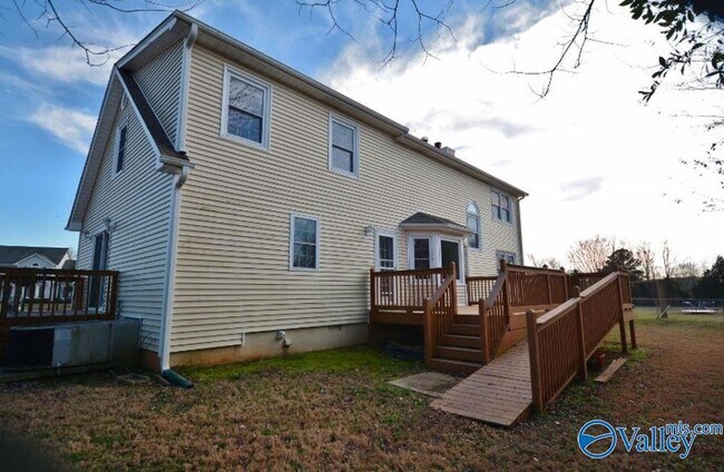 Building Photo - 140 Teal Park Ln