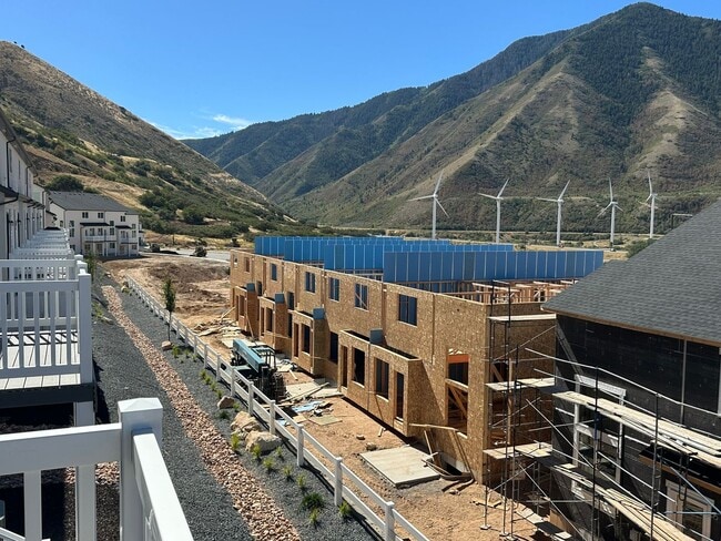 Building Photo - 5260 Acacia Dr