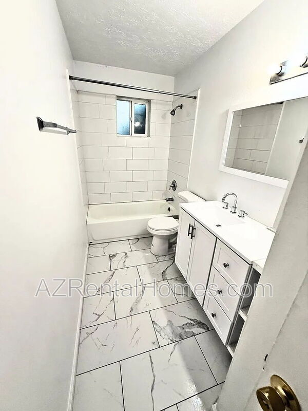 Building Photo - 6820 E Avalon Dr