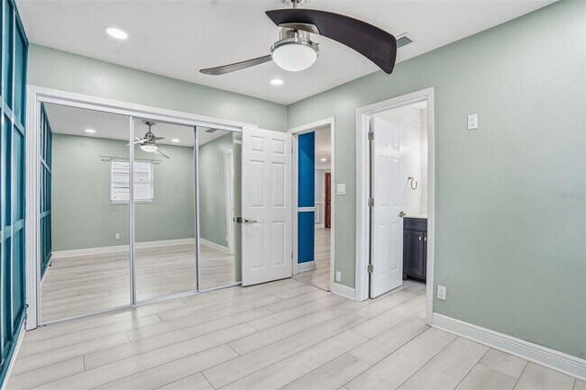 Building Photo - 2121 Park St N