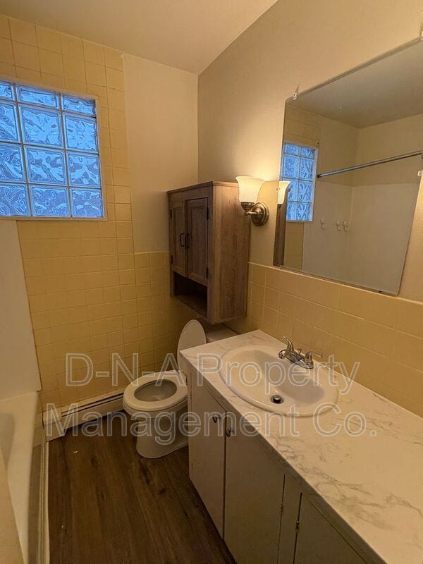 Building Photo - 622 Scott St