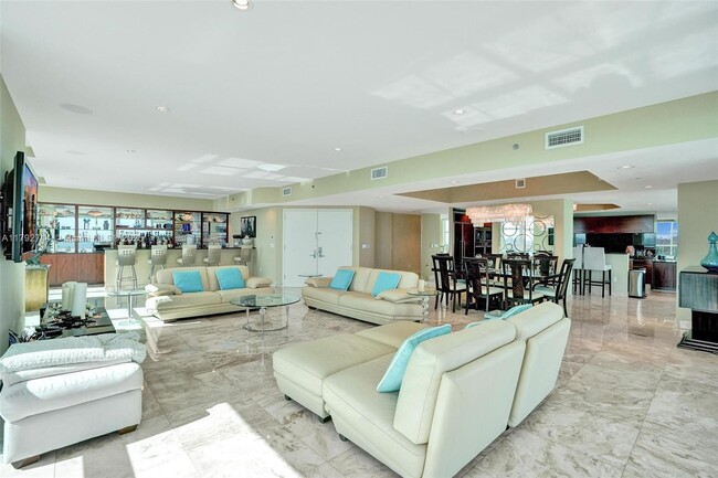 Building Photo - 101 S Fort Lauderdale Beach Blvd