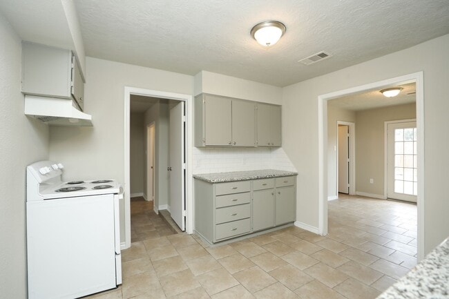 Building Photo - 718 Champs St