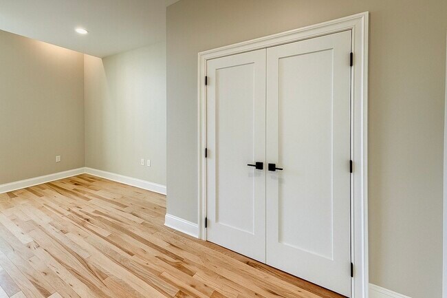 Building Photo - 432-434 Lackawanna Ave