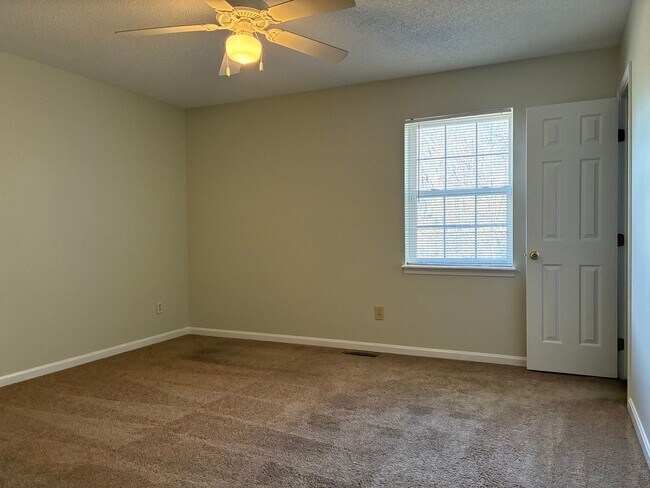 Building Photo - 1331 AmandaJo Drive