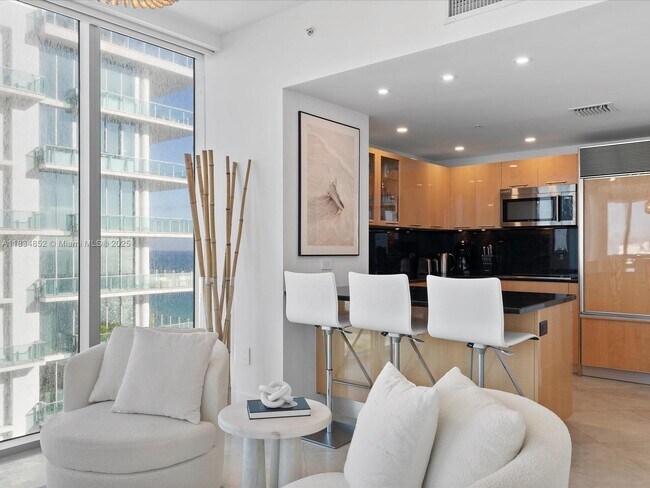 Building Photo - 6899 Collins Ave