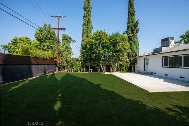 Building Photo - 5759 Jamieson Ave