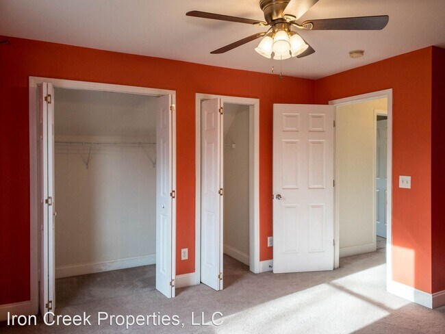 Building Photo - 3 br, 2.5 bath House - 15 Iris Hill Drive