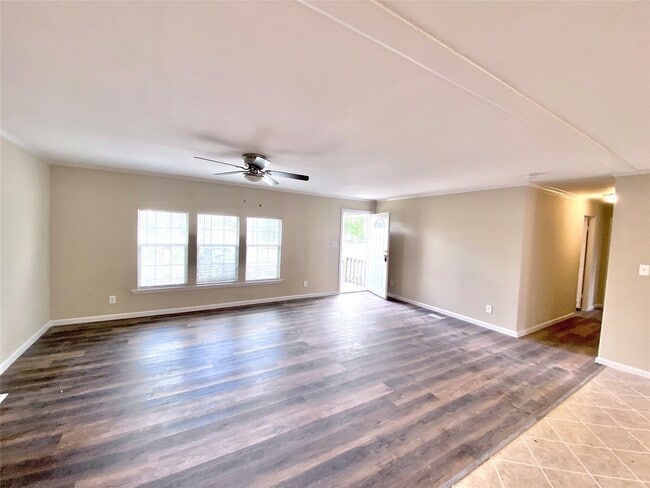 Building Photo - 11720 W Small Oaks Ln