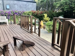 Front house deck - 3754 Ashwood Ave