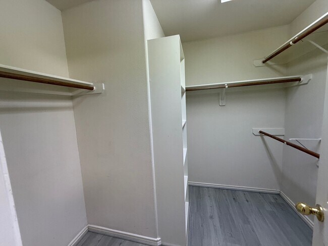 Building Photo - 43 Blue Creek Pl