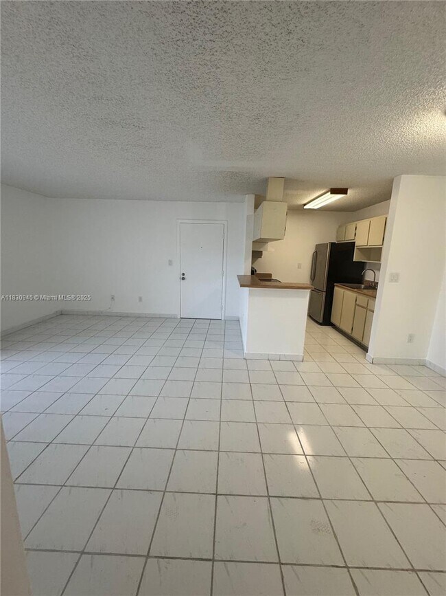 Building Photo - 9701 Hammocks Blvd