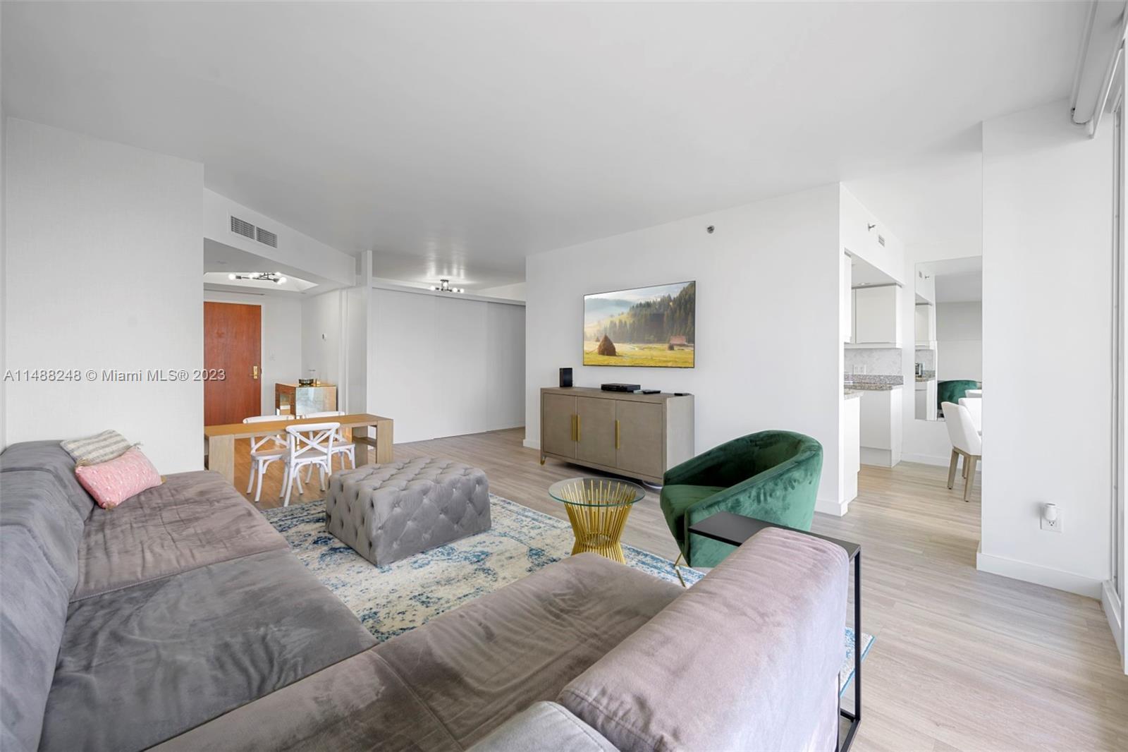 Building Photo - 7000 Island Blvd