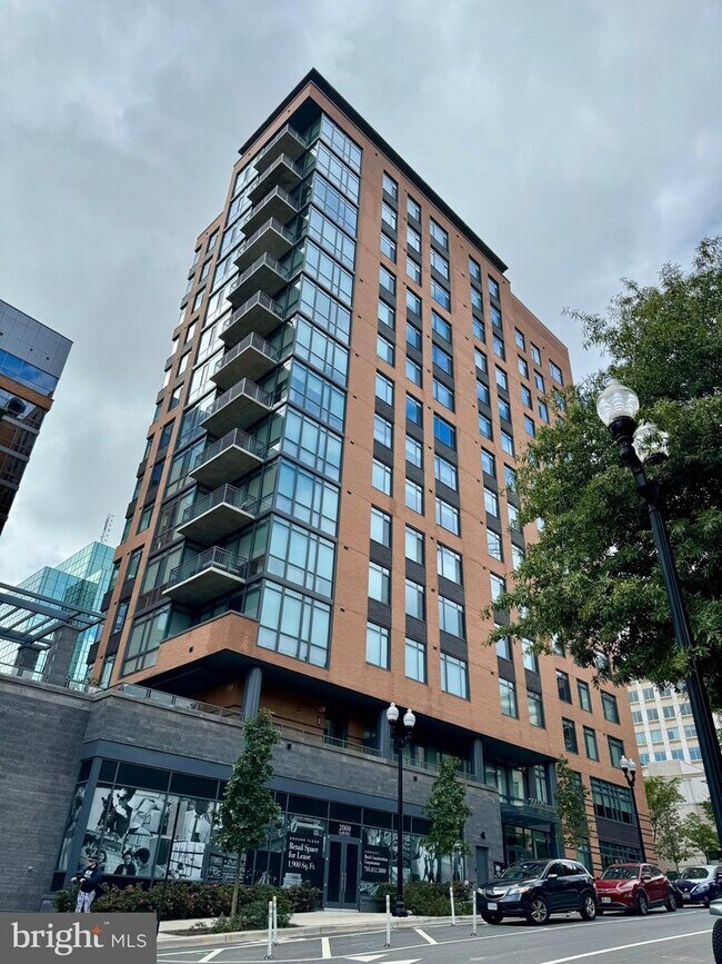 Building Photo - 2000 Clarendon Blvd