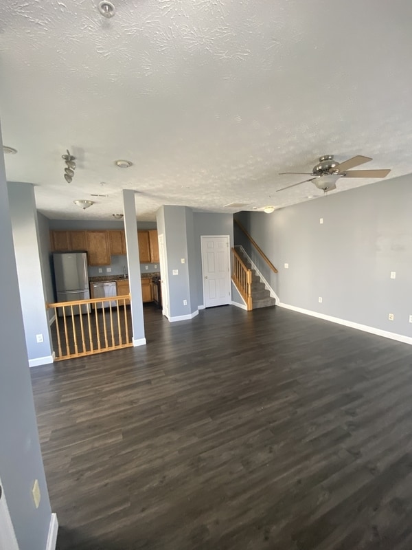 Building Photo - 8025 Brookstone Ct