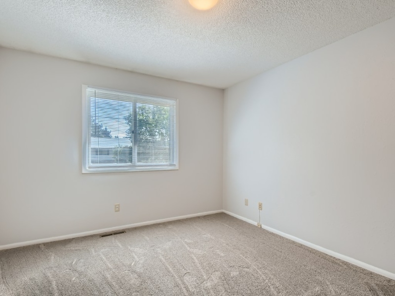 Building Photo - 9858 Tyler St NE