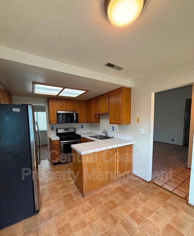 Building Photo - 161 Pebble Pl