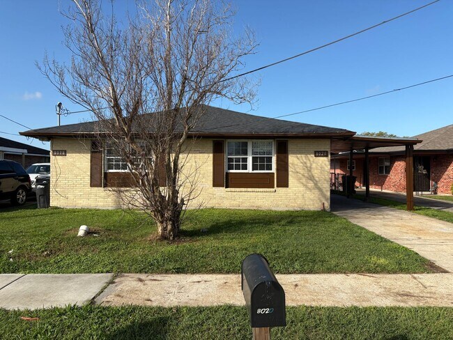 Building Photo - 8018 Gus St