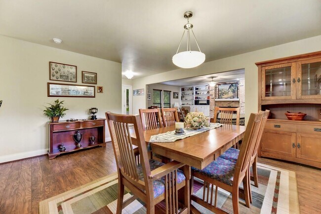 Building Photo - 11313 Menodora Dr