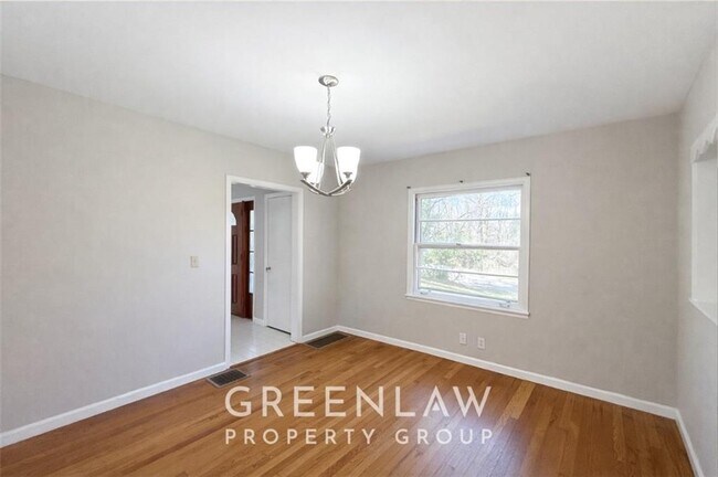 Building Photo - 1944 Lyle Ave