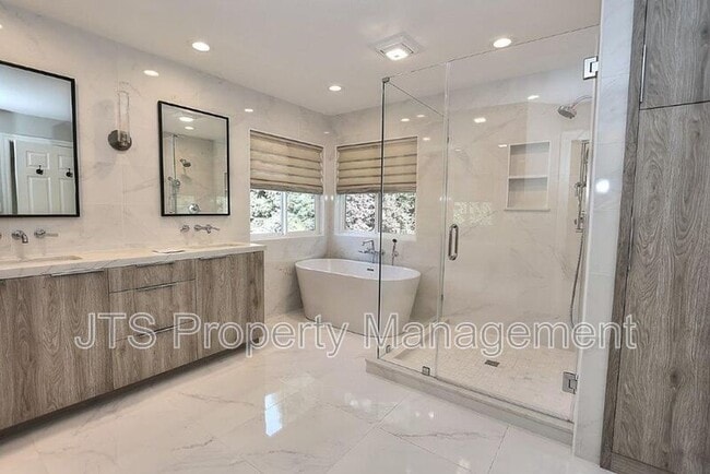 Building Photo - 2696 Prestwick Dr