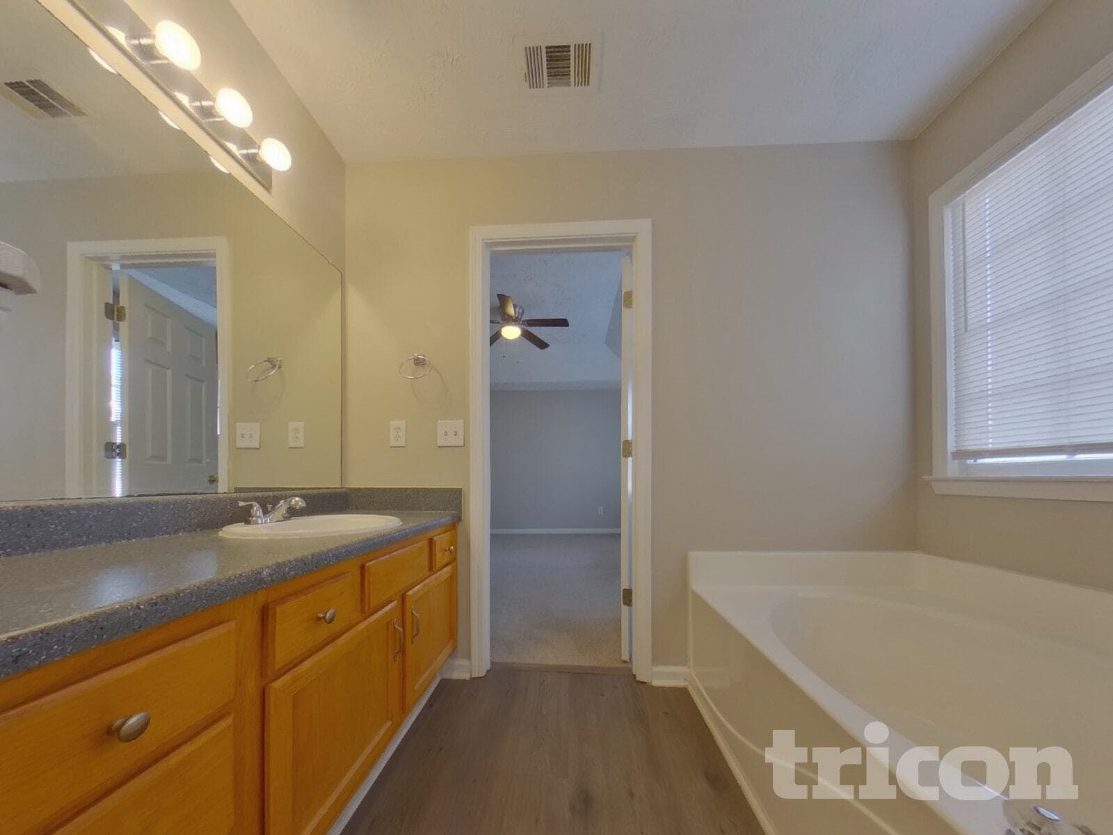 Building Photo - 420 Austin Dr