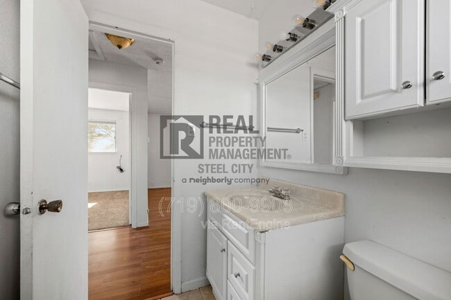 Building Photo - 3211 Fairfield Ln