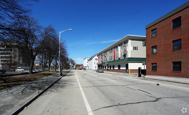 Building Photo - Lake Avenue Apartments