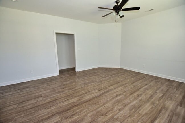 Building Photo - 512 Amerson Ct