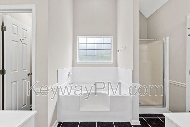 Building Photo - 5780 Carriage Hills Dr