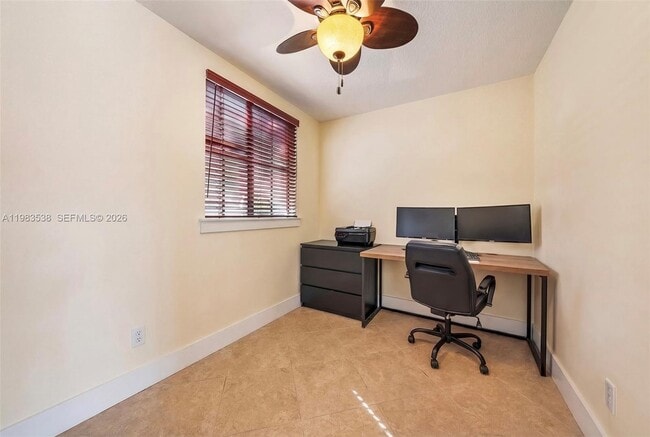 Building Photo - 2767 Coconut Ave