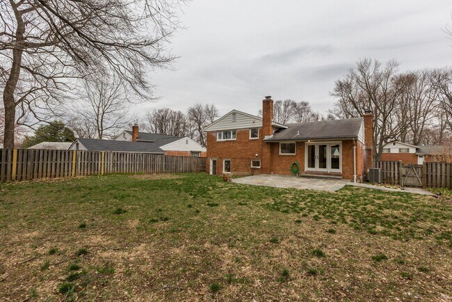 Building Photo - 9718 Holmhurst Rd