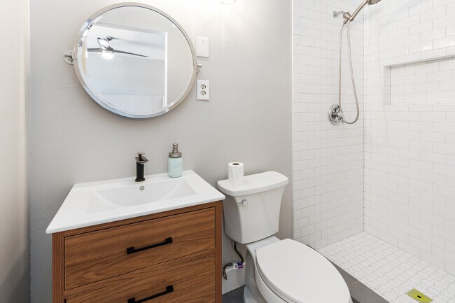 Building Photo - 246 Copper Ave