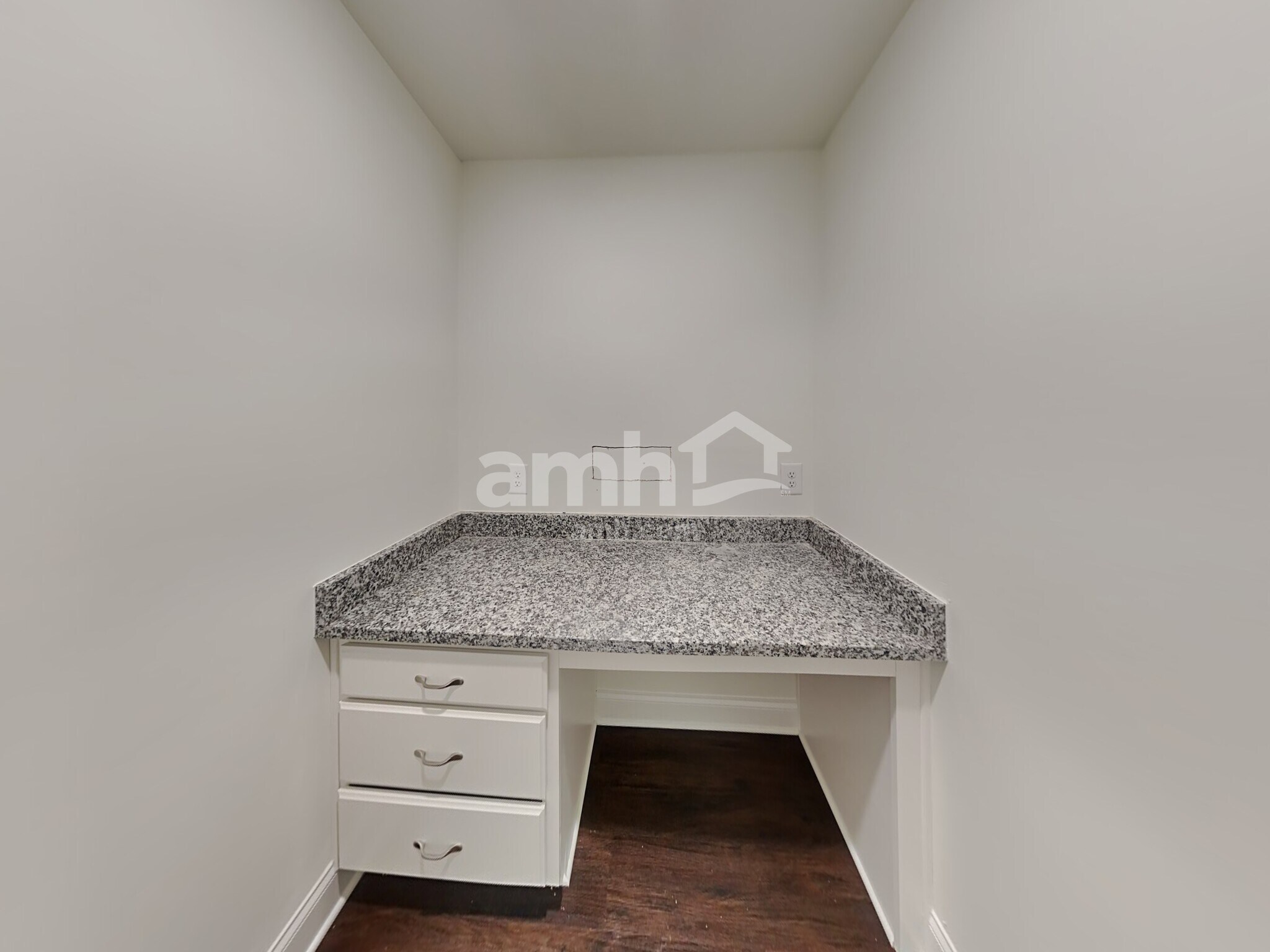 Building Photo - 475 Summit View Ct