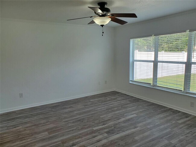 Building Photo - 5521 SW 43rd St