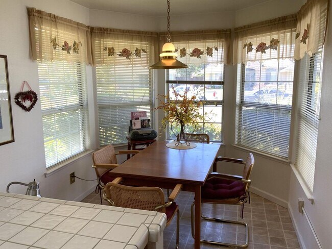 Building Photo - 3-bedroom, 2-bath home in the desirable Northwest Yuba City