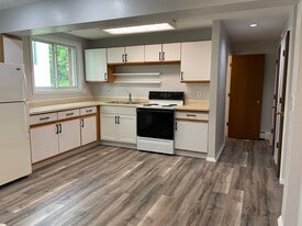 Building Photo - 1209 E 4th St