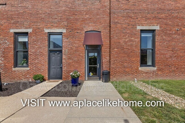 Building Photo - 609 Central St