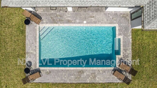 Building Photo - 318 SE 15th Terrace