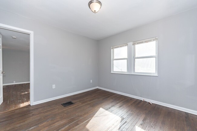 Building Photo - COMING SOON! 3 Bed 2 Bath Independence hom...