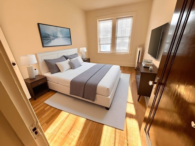 Building Photo - West Ridge Renovated Two Bedroom One Bath