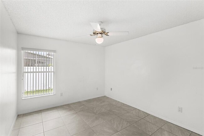 Building Photo - 12517 Pica St