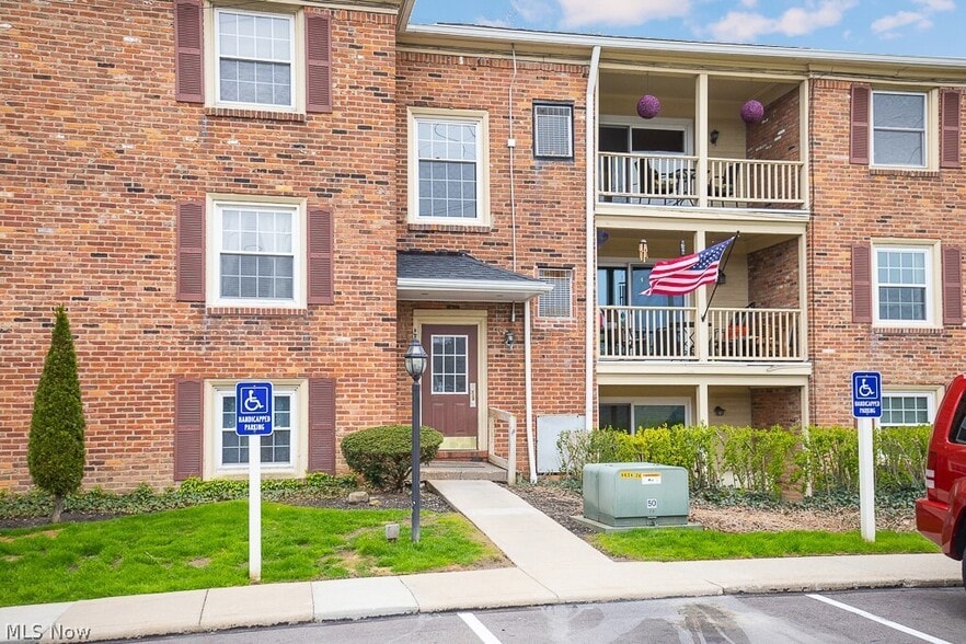 Building Photo - 5713 Spotswood Dr