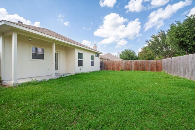 Building Photo - Spacious 4 Bedroom, 2 Bath Single-Story Home in Manor